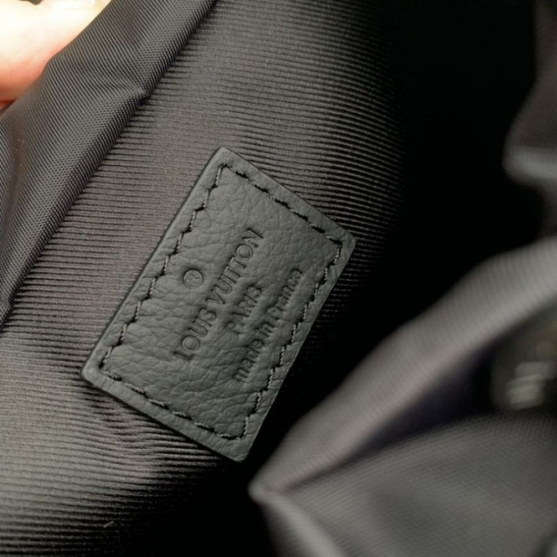 Replica Portafoglio Louis Vuitton su catena Ivy Monogram Empreinte M82210  nero Imitazioni Outlet Online