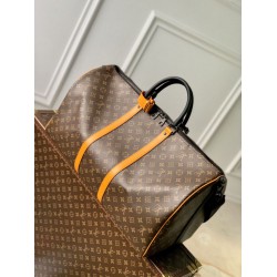 Customizable pochette Men's handbag in genuine black python – MESPECTA  Italia