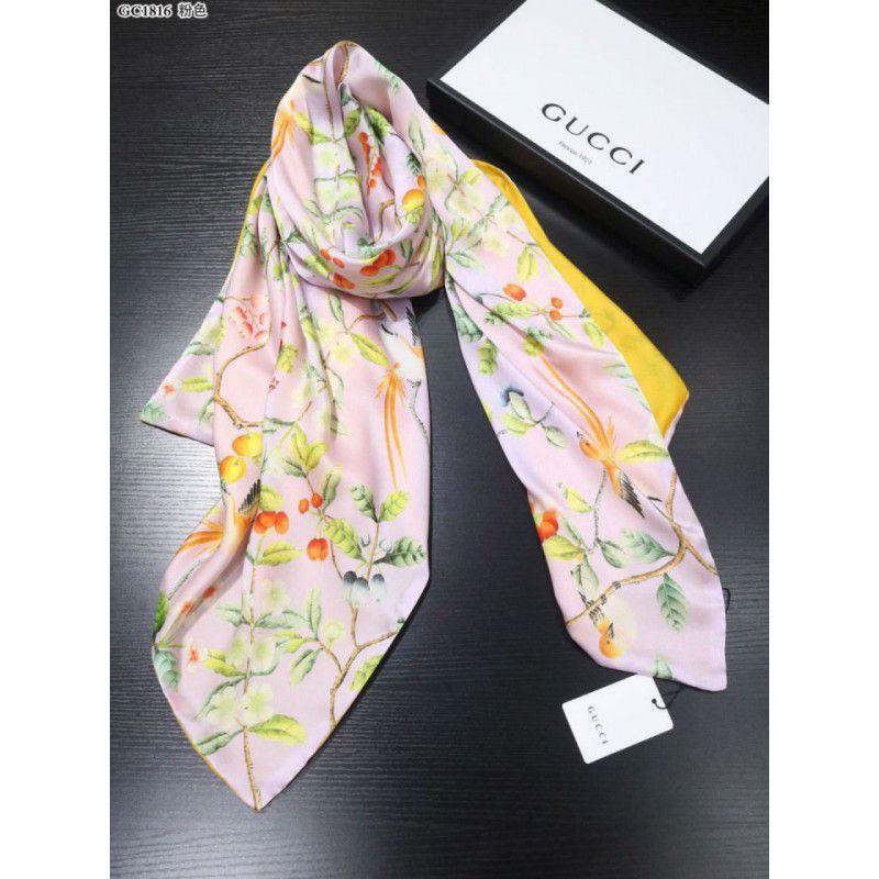 Sciarpe deals gucci scontate